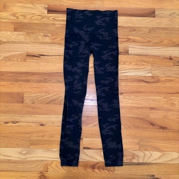 SPANX Pants - SPANX Camo Seamless High Waist Leggings Black Gray Size M